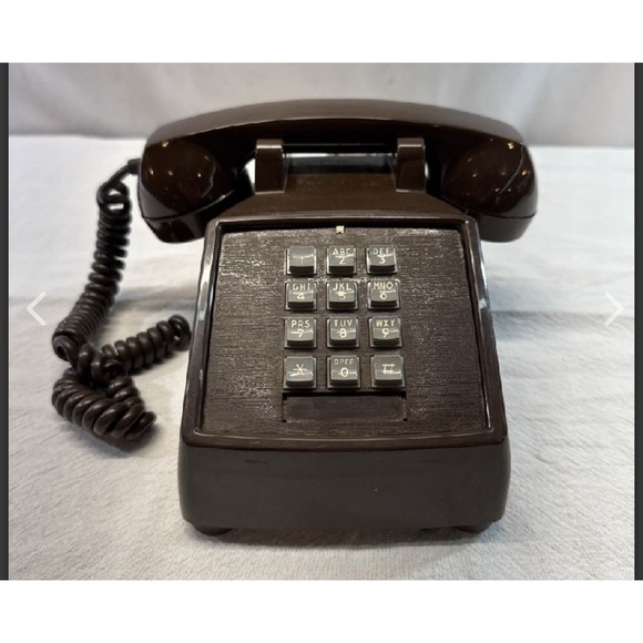 Vintage 1970s ITT Brown Push Button Touch Tone Desk Telephone 2500 (works)